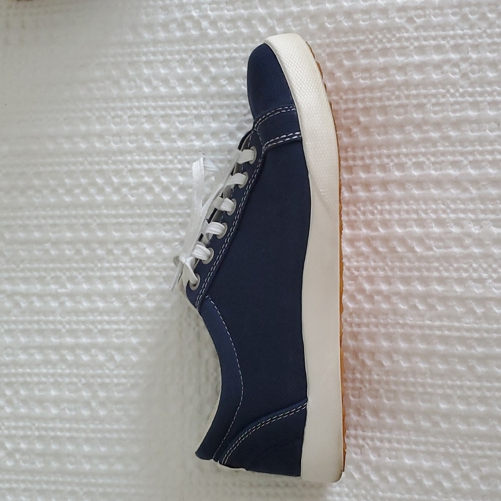 L.L.Bean sneaker - Picture 2 of 5